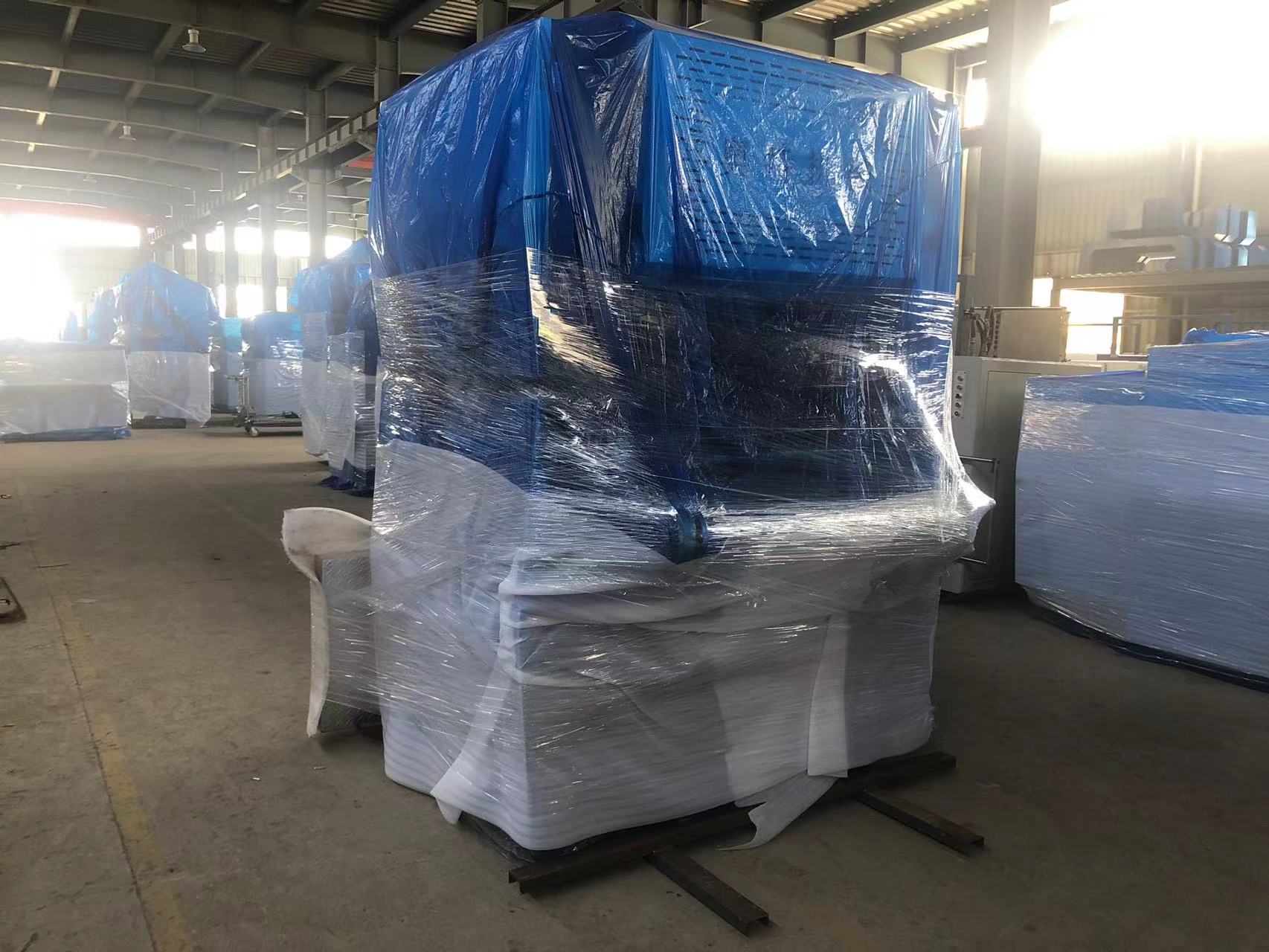 全自動(dòng)覆膜機(jī) 全自動(dòng)覆膜機(jī)